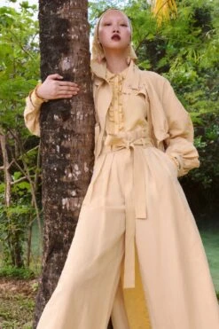 ULLA JOHNSON Gitana Pants - Dune -Ullyla Shop UJ PF23 PDP CROP 1500x2250 LOOK 26