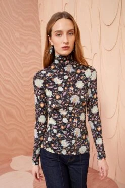 ULLA JOHNSON Aurelia Turtleneck - Nuit -Ullyla Shop ULLA JOHNSON AURELIA TURTLENECK NUIT RESHOOT 0022