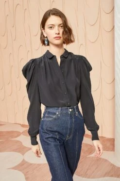 ULLA JOHNSON Dari Blouse - Noir -Ullyla Shop ULLA JOHNSON Dara Blouse NOIR 01 MAIN