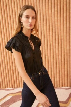 ULLA JOHNSON Eva Top - Noir -Ullyla Shop ULLA JOHNSON Eva Top Noir 0137