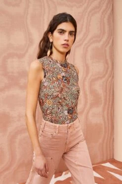 ULLA JOHNSON Ines Top - Wheat Flower 11 ULLA JOHNSON Ines Top - Wheat Flower -Ullyla Shop ULLA JOHNSON Ines Top WHEAT FLOWER 0133