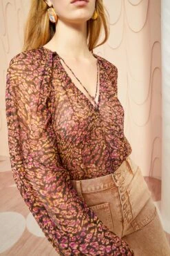 ULLA JOHNSON Pauline Blouse - Pomegranate -Ullyla Shop ULLA JOHNSON Pauline Blouse POMEGRANATE 02 ALT