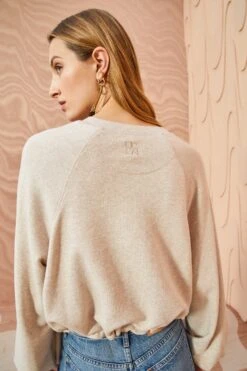 ULLA JOHNSON Tess Pullover - Oatmeal -Ullyla Shop ULLA JOHNSON Tess Pullover OATMEAL 05